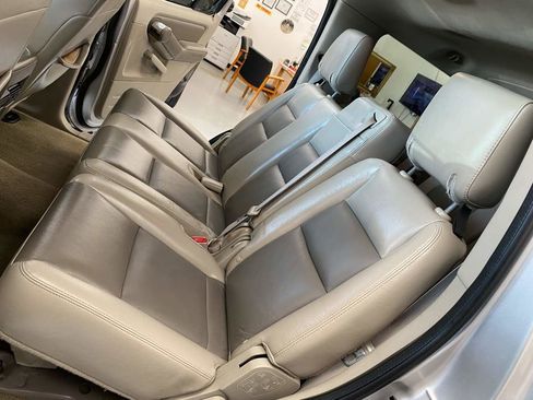 Used 2007 Ford Explorer XLT image 24