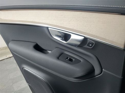 Certified 2026 Volvo XC90 B6 Plus AWD/4WD image 15