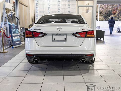 Used 2024 Nissan Altima 2.5 SR image 13