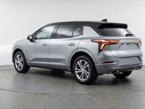 Used 2025 Chevrolet Equinox LT FWD image 6