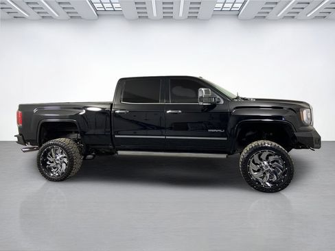 Used 2017 GMC Sierra 1500 Denali AWD/4WD image 3