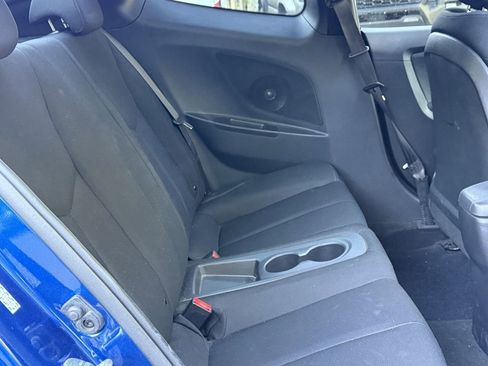 Used 2017 Hyundai Veloster Value Edition FWD image 14