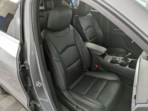 Used 2025 Cadillac XT4 Premium Luxury FWD image 29