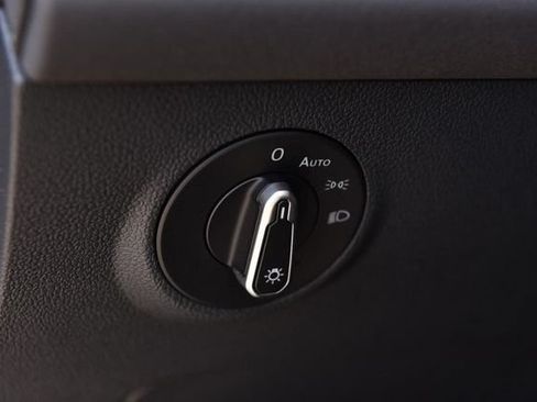 New 2026 Volkswagen Taos SE AWD/4WD image 10