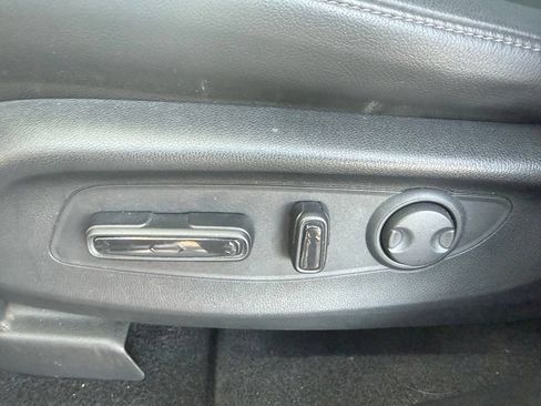 Used 2025 Honda CR-V EX-L image 10