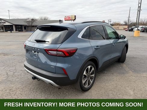 Used 2025 Ford Escape Platinum w/ Class II Trailer Tow Package image 5