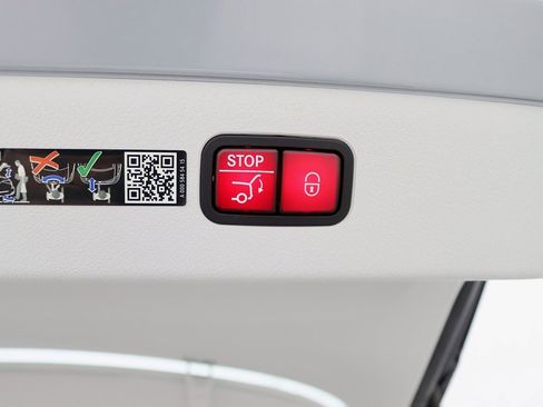 Used 2022 Mercedes-Benz EQS 580 580 image 42