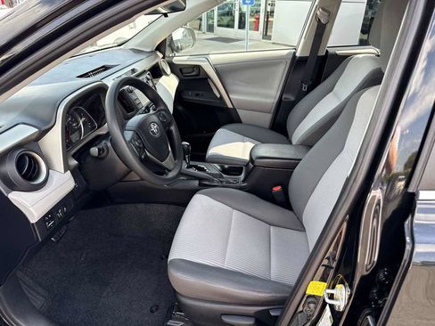 Used 2013 Toyota RAV4 LE AWD/4WD image 12