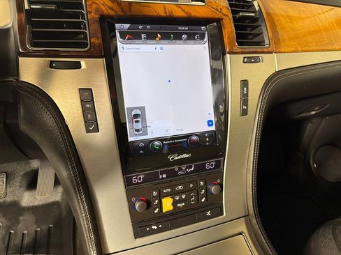 Used 2012 Cadillac Escalade Platinum AWD/4WD image 17