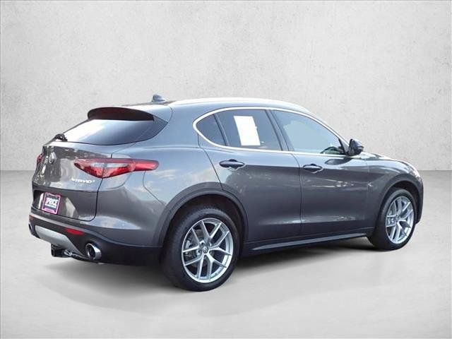 Used 2018 Alfa Romeo Stelvio Ti AWD/4WD image 4