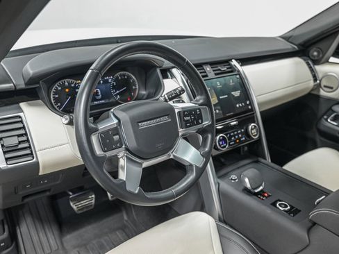 Used 2023 Land Rover Discovery S R-Dynamic image 15