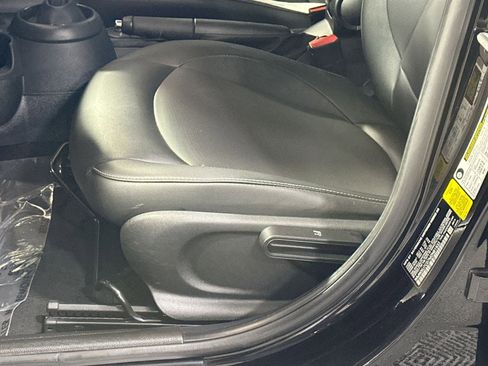 Used 2021 MINI Cooper 4-Door Hardtop image 14