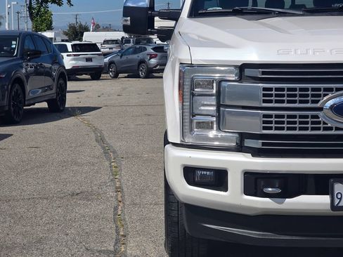 Used 2018 Ford F350 Platinum w/ Platinum Ultimate Package AWD/4WD image 3