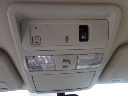 Used 2019 Nissan Titan SL image 43