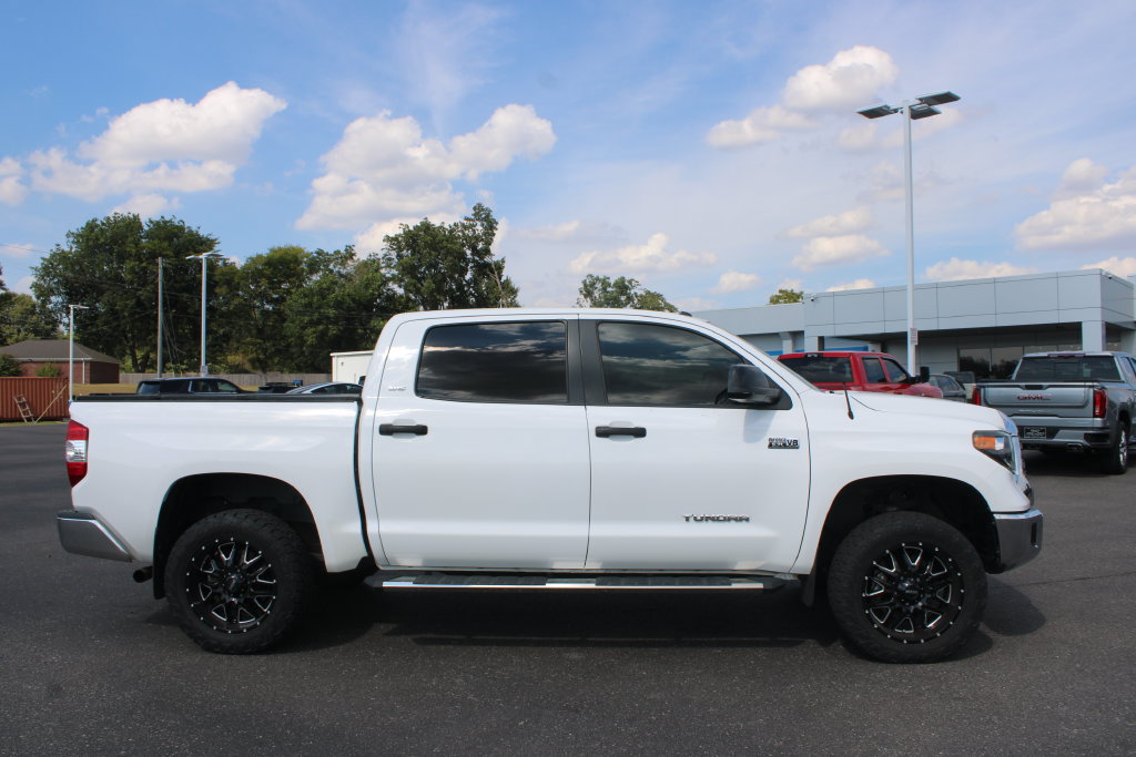 Used 2019 Toyota Tundra SR5 w/ SR5 Upgrade Package AWD/4WD image 11