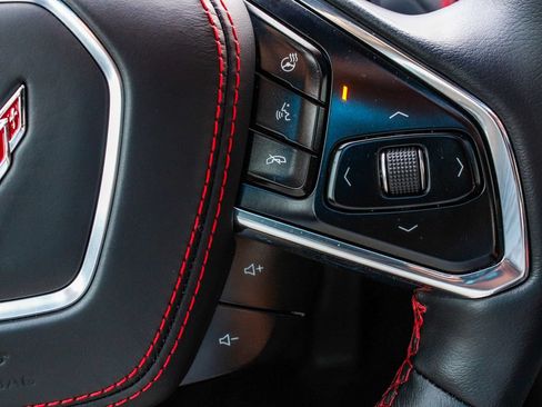 Used 2022 Chevrolet Corvette Stingray Premium Cpe w/ Z51 Performance Package RWD image 29