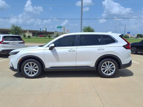 Used 2025 Honda CR-V EX image 3