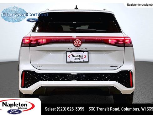 Used 2025 Volkswagen Tiguan SEL R-Line AWD/4WD image 4