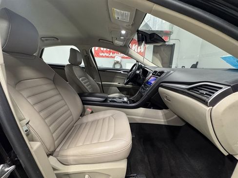 Used 2020 Ford Fusion SEL image 9