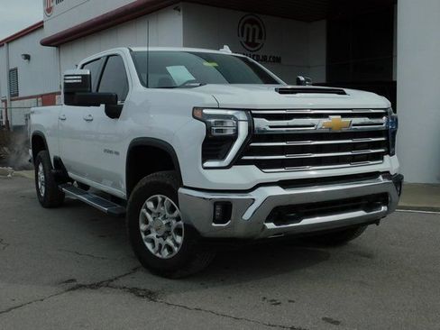 Used 2024 Chevrolet Silverado 2500 LTZ w/ LTZ Convenience Package image 2