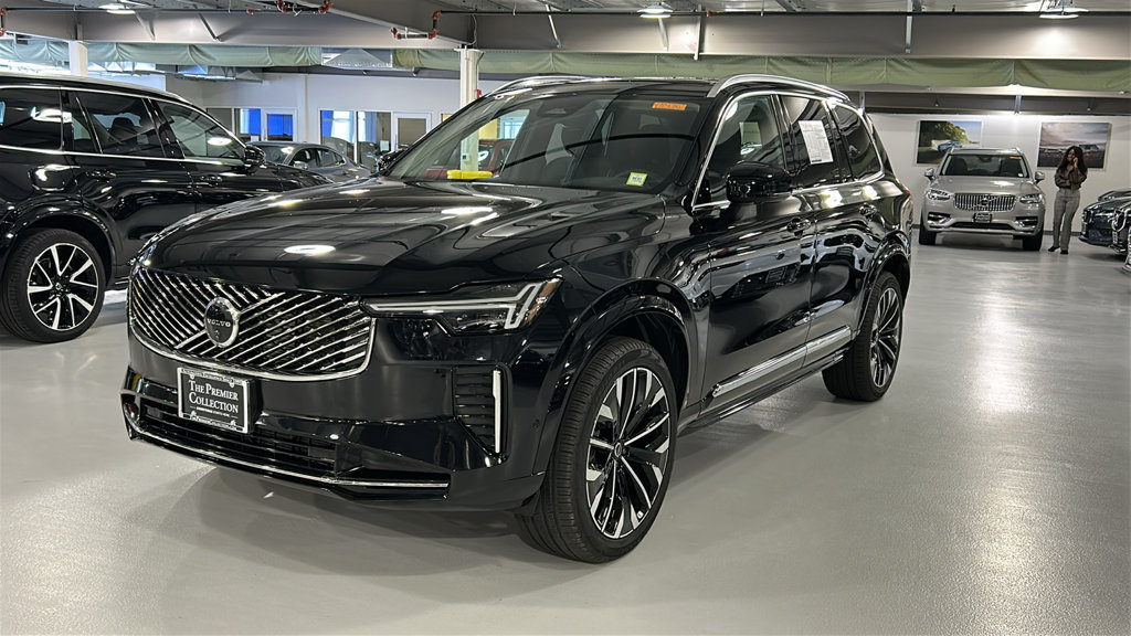 Used 2026 Volvo XC90 B6 Plus w/ Protection Package Premier AWD/4WD image 3