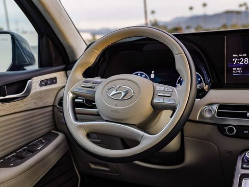 Used 2024 Hyundai Palisade Calligraphy image 17