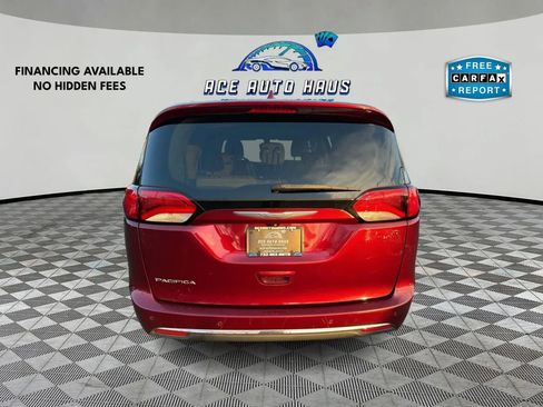 Used 2017 Chrysler Pacifica Touring-L w/ Tire & Wheel Group image 6