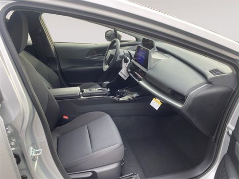 New 2026 Toyota Prius LE image 15