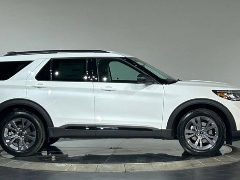 New 2026 Ford Explorer Active w/ Active Comfort Package AWD/4WD image 11