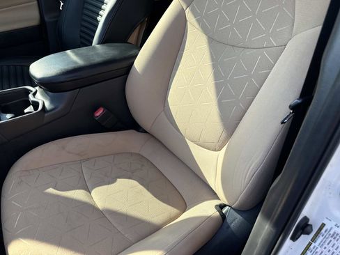 Used 2021 Toyota RAV4 XLE w/ Convenience Package image 21