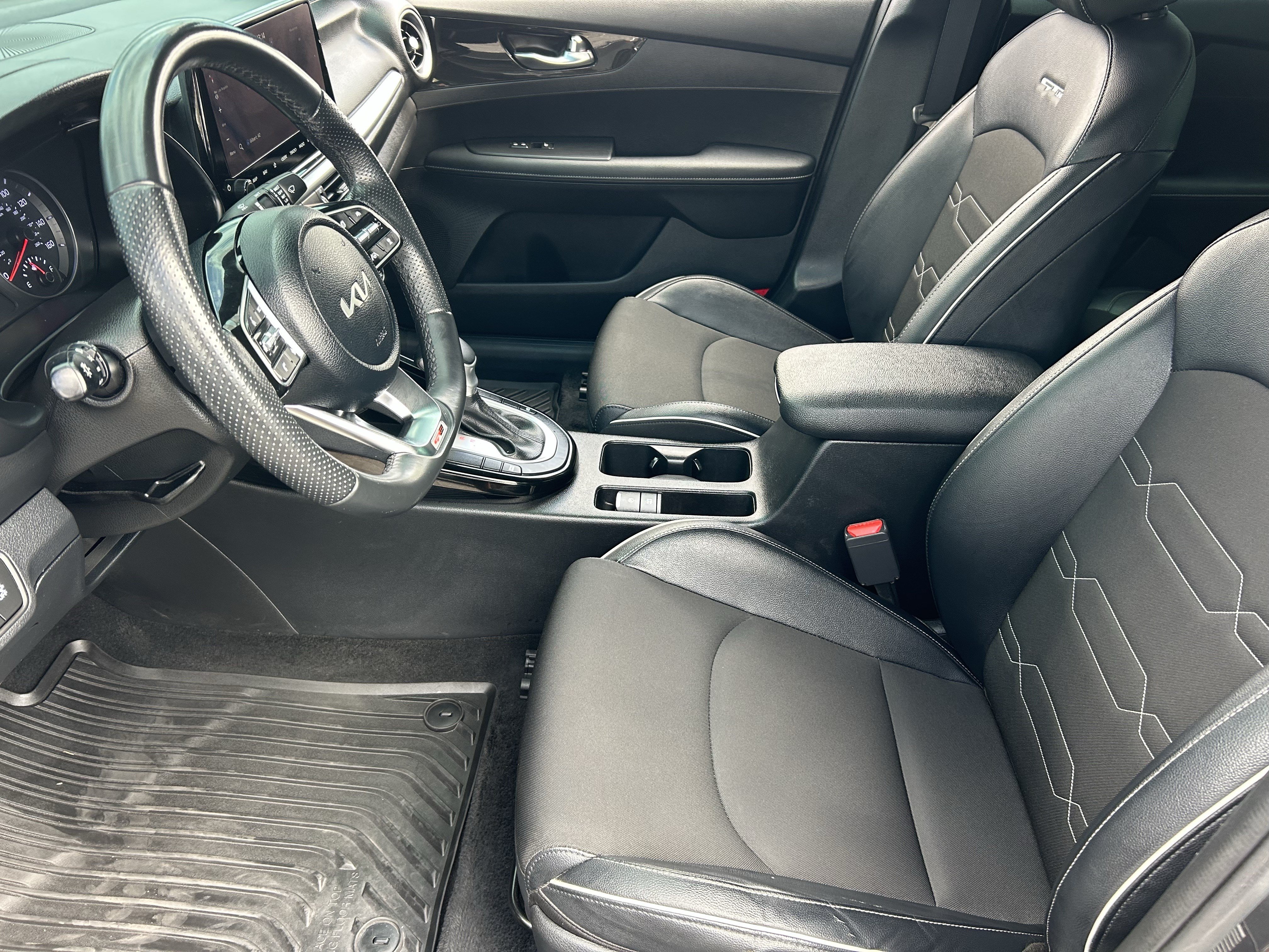 Used 2023 Kia Forte GT-Line w/ GT-Line Technology Package FWD image 17