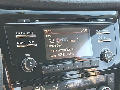 Certified 2018 Nissan Rogue Sport SV image 17