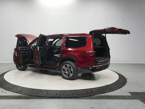 Used 2024 Jeep Wagoneer 2WD w/ Premium Group I image 13