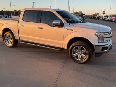 Used 2018 Ford F150 Lariat w/ Equipment Group 502A Luxury image 3