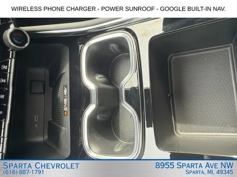Used 2025 Chevrolet Traverse LT w/ Sun and Wheel Package AWD/4WD image 23