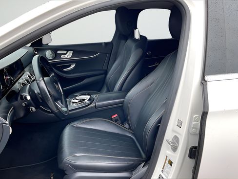 Used 2018 Mercedes-Benz E 300 image 18