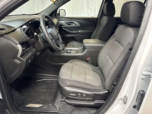 Certified 2023 Chevrolet Traverse LT w/ Midnight/Sport Edition image 10