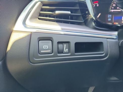 Used 2018 Cadillac XT5 Premium Luxury image 25