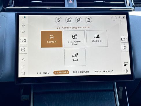 New 2026 Land Rover Range Rover Velar Dynamic SE AWD/4WD image 30