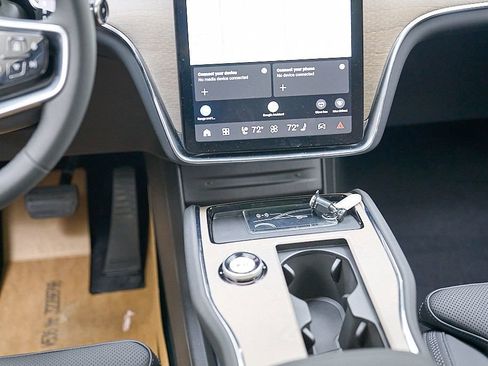 New 2026 Volvo EX90 Plus AWD/4WD image 32