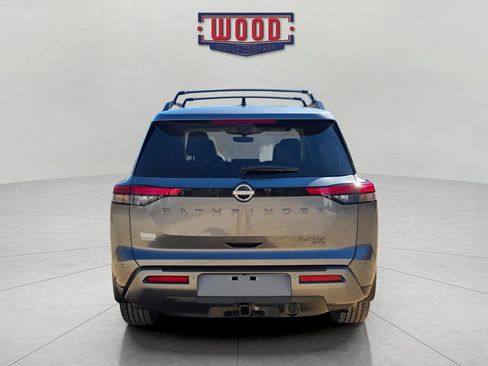 New 2026 Nissan Pathfinder Platinum image 3