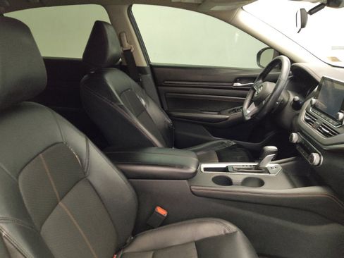 Used 2021 Nissan Altima 2.5 SR FWD image 21