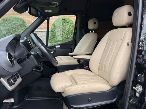 Used 2020 Mercedes-Benz Sprinter 3500 image 32
