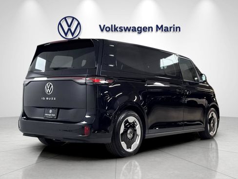 New 2025 Volkswagen ID. Buzz Pro S RWD image 5