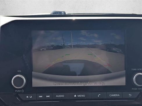 Used 2025 Nissan Pathfinder SV FWD image 13