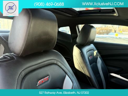 Used 2022 Chevrolet Camaro SS w/ Design Package 2 image 24