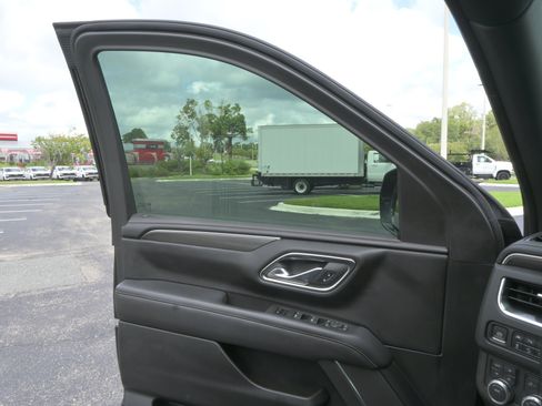 Used 2023 GMC Yukon AT4 w/ AT4 Premium Package AWD/4WD image 27