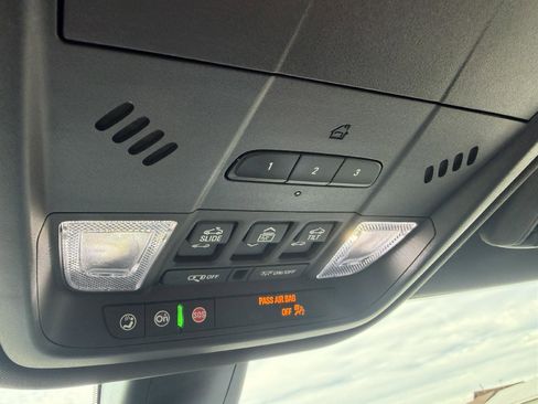 Used 2022 Buick Enclave Essence w/ Experience Buick Package image 13