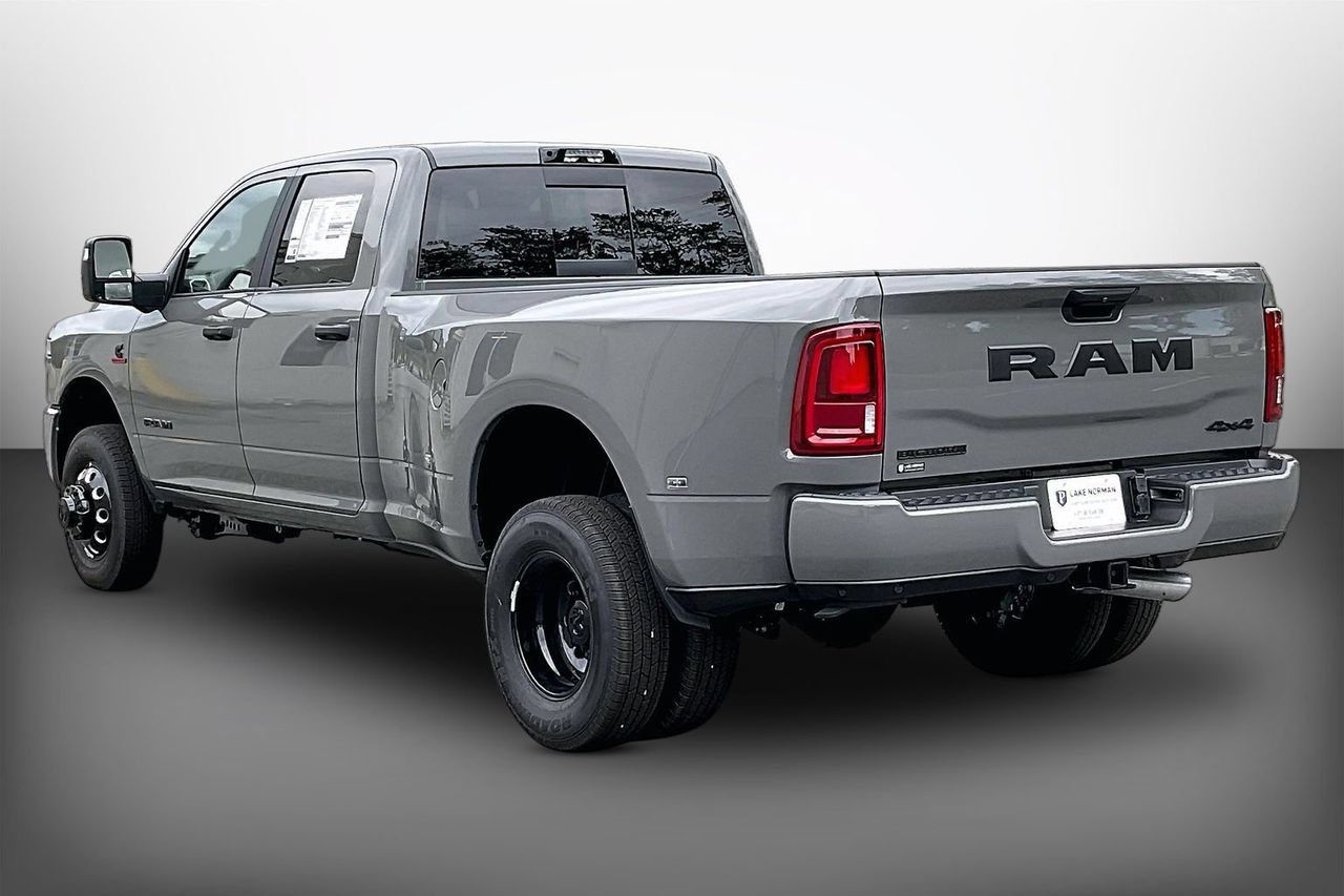 New 2026 RAM 3500 Big Horn AWD/4WD image 6