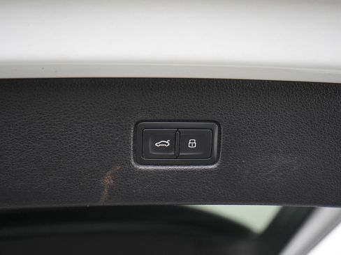 Used 2018 Audi Q7 3.0T Prestige w/ Prestige Package AWD/4WD image 18